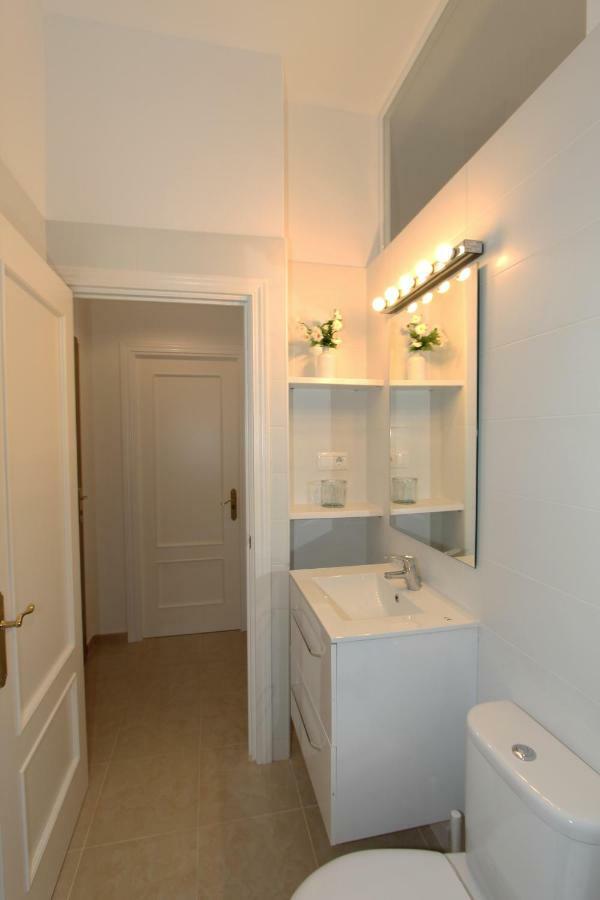 Apartamento Ollerias Málaga Exterior foto