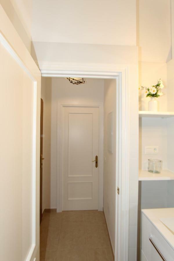 Apartamento Ollerias Málaga Exterior foto